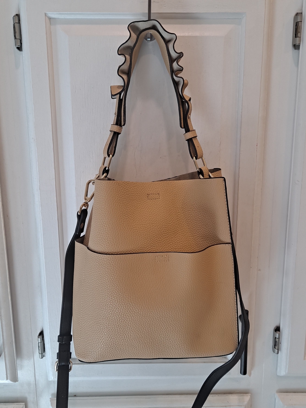 Tan Pebbled Vegan Leather Shoulder Hobo Bucket Bag Ruffle Handle Contemporary